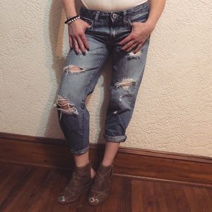 American Eagle Distressed Jeans size 2